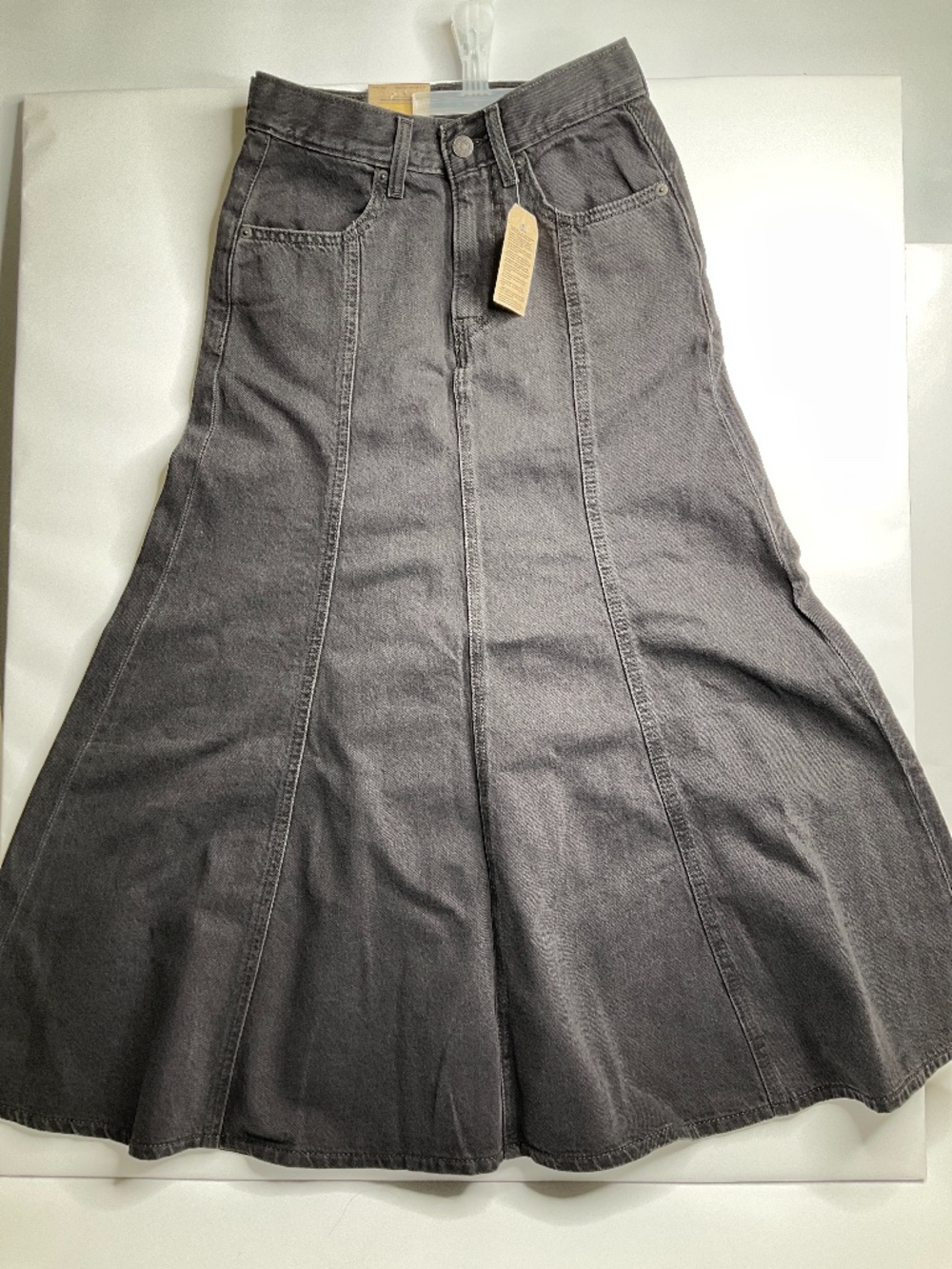 Y2K Levi’s Denim Flare, Maxi, Mermaid Skirt woman’s size 25.waist (100)
